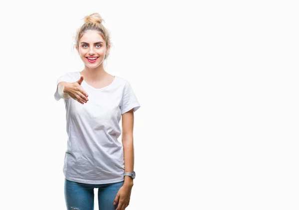 Mladá Krásná Blondýna Žena Nosí Bílé Tričko Izolované Pozadí Úsměvem — Stock fotografie