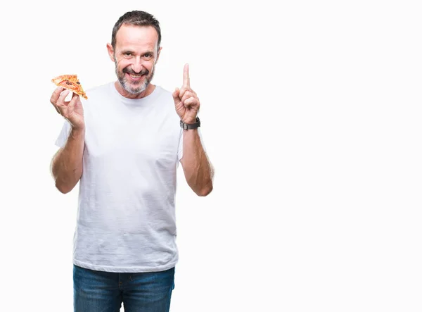 Middelbare Leeftijd Hoary Senior Man Eten Pizza Slice Geïsoleerde Achtergrond — Stockfoto