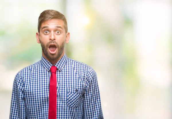 Junger Gutaussehender Geschäftsmann Mit Isoliertem Hintergrund Ängstlich Und Schockiert Mit — Stockfoto