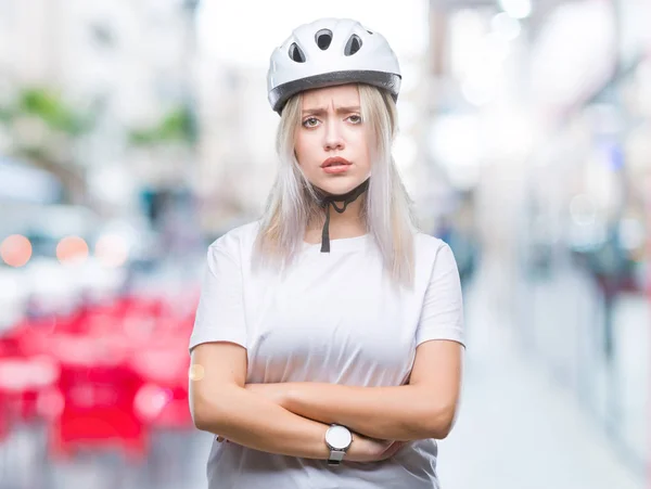 Mujer Rubia Joven Con Casco Seguridad Ciclista Sobre Fondo Aislado — Foto de Stock