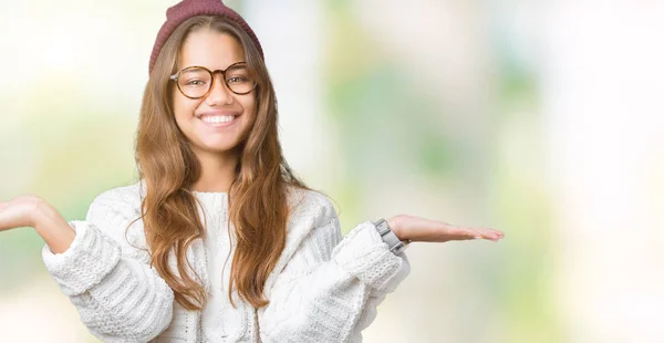 Jovem Bela Morena Hipster Mulher Usando Óculos Chapéu Inverno Sobre — Fotografia de Stock