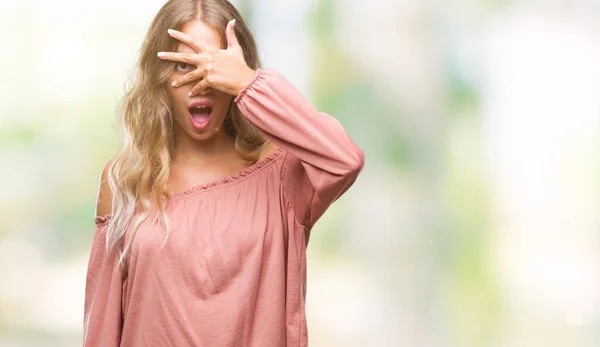 Schöne Junge Blonde Frau Über Isoliertem Hintergrund Die Schockiert Gesicht — Stockfoto