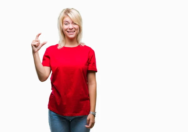 Joven Hermosa Mujer Rubia Vistiendo Camiseta Roja Sobre Fondo Aislado —  Fotos de Stock