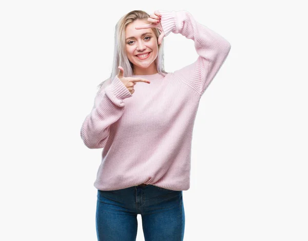 Młoda Blondynka Kobieta Swetrze Zima Białym Tle Uśmiechający Się Podejmowania — Zdjęcie stockowe