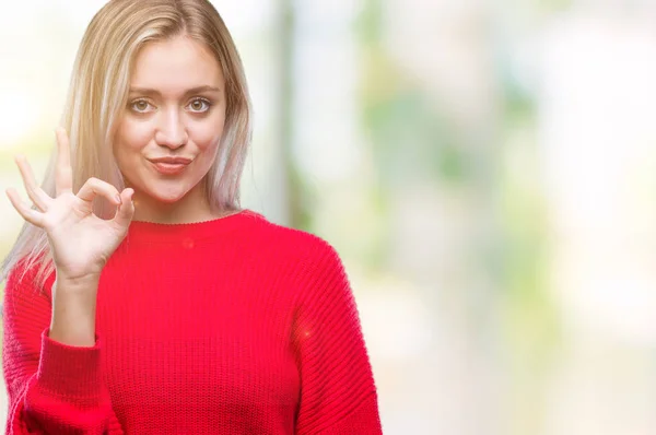 Mulher Loira Jovem Vestindo Camisola Inverno Sobre Fundo Isolado Sorrindo — Fotografia de Stock