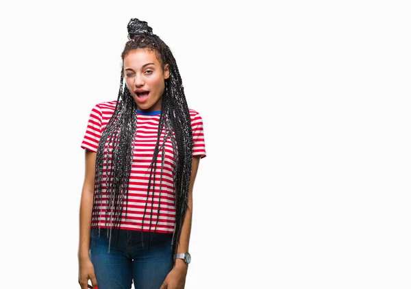 Ung Flätat Hår Afrikanska Amerikanska Flickan Över Isolerade Bakgrund Winking — Stockfoto