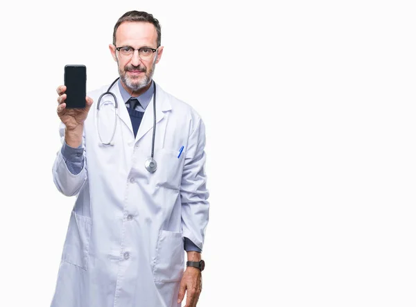 Mezza Età Anziano Hoary Medico Uomo Mostrando Schermo Smartphone Sfondo — Foto Stock