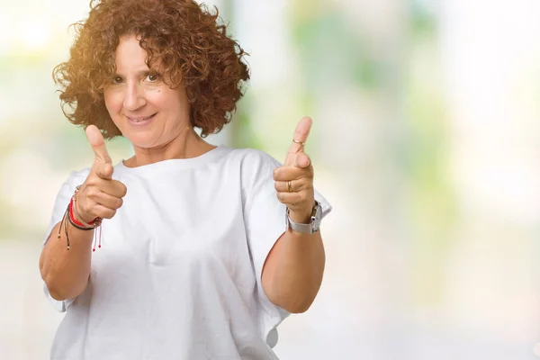 Hermosa Mujer Mediana Edad Ager Vistiendo Camiseta Blanca Sobre Fondo —  Fotos de Stock