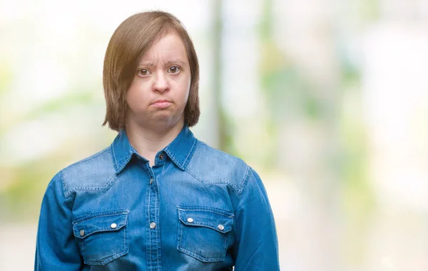Junge Erwachsene Frau Mit Syndrom Vor Isoliertem Hintergrund Mit Ernstem — Stockfoto