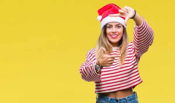 Mladá Krásná Žena Nosí Vánoční Čepice Izolované Pozadí Provedení Rámu — Stock fotografie