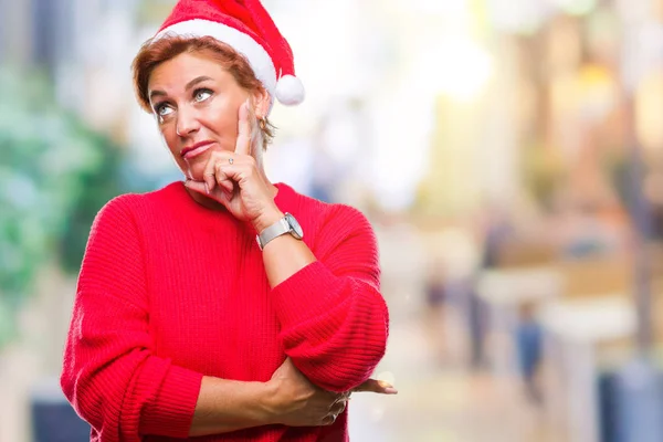 Στιβαρό Και Ανώτερος Καυκάσιος Κοκκινομάλλης Γυναίκα Που Φοράει Καπέλο Χριστουγέννων — Φωτογραφία Αρχείου