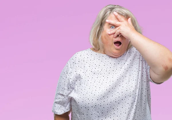 Senior Size Caucasian Woman Isolated Background Peeking Shock Covering Face — Stock Photo, Image