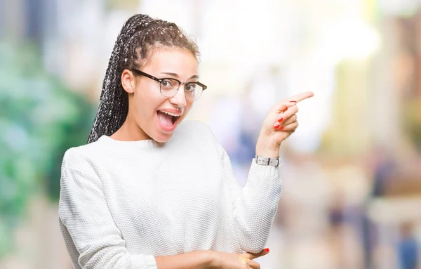 Ung Flätat Hår Afrikanska Amerikanska Flickan Bär Glasögon Och Tröja — Stockfoto