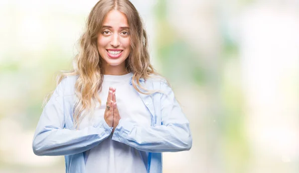 Bella Giovane Donna Bionda Sfondo Isolato Pregando Con Mani Insieme — Foto Stock