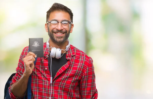 Adulte Hispanique Étudiant Homme Tenant Passeport Australie Sur Fond Isolé — Photo