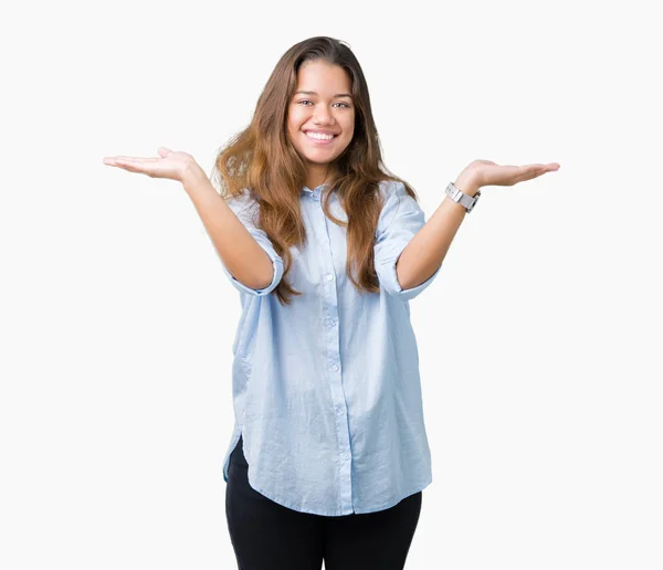 Jonge Mooie Brunette Zakenvrouw Geïsoleerde Achtergrond Smiling Weergegeven Beide Handen — Stockfoto