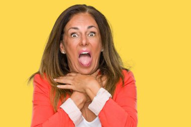 Güzel orta iş yetişkin kadın izole arka plan bağırarak üzerinde yaş ve çünkü boğmak acı kendi ellerimle öldürürüm. Sağlık sorunu. Yaralarından ve intihar kavramı.