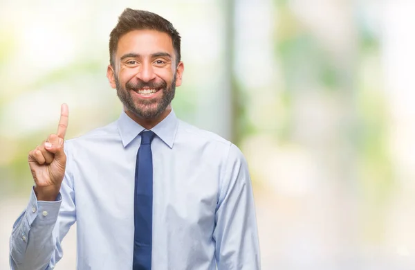 Volwassen Spaanse Zakenman Geïsoleerde Achtergrond Tonen Omhoog Met Vinger Nummer — Stockfoto