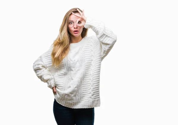 Jonge Mooie Blonde Vrouw Dragen Winter Trui Zonnebril Geïsoleerde Achtergrond — Stockfoto