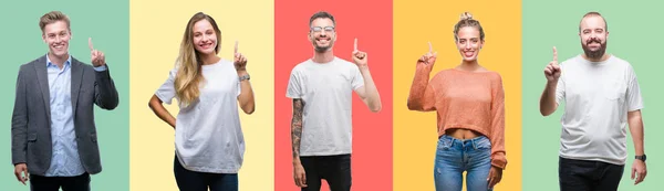 Colagem Pessoas Grupo Mulheres Homens Sobre Fundo Isolado Colorido Mostrando — Fotografia de Stock