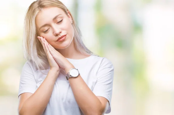 Joven Rubia Sobre Fondo Aislado Durmiendo Cansada Soñando Posando Con —  Fotos de Stock