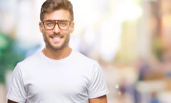 Giovane Bell Uomo Che Indossa Occhiali Sfondo Isolato Con Sorriso — Foto Stock