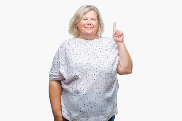 Senior Size Kaukasierin Über Isoliertem Hintergrund Die Mit Finger Nummer — Stockfoto