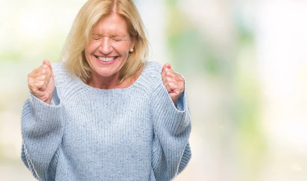 Mujer Rubia Mediana Edad Vistiendo Suéter Invierno Sobre Fondo Aislado —  Fotos de Stock