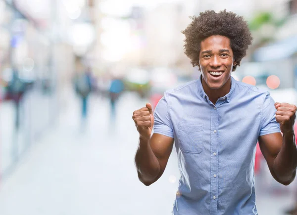 Hombre Afroamericano Sobre Fondo Aislado Muy Feliz Emocionado Haciendo Gesto —  Fotos de Stock