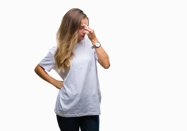 Giovane Bella Donna Bionda Indossa Casual Shirt Bianca Sfondo Isolato — Foto Stock