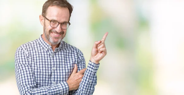 Guapo Hombre Negocios Senior Elegante Mediana Edad Con Gafas Sobre — Foto de Stock