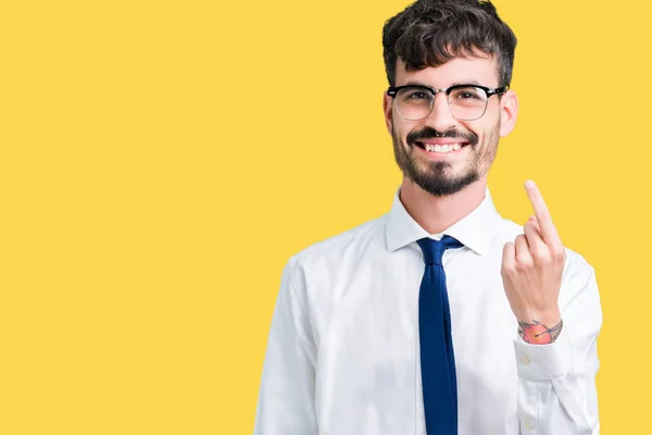 Ung Snygg Business Man Glasögon Över Isolerade Bakgrund Vinkade Komma — Stockfoto