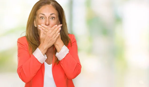 Schöne Erwachsene Frau Mittleren Alters Über Isolierten Hintergrund Schockiert Mund — Stockfoto