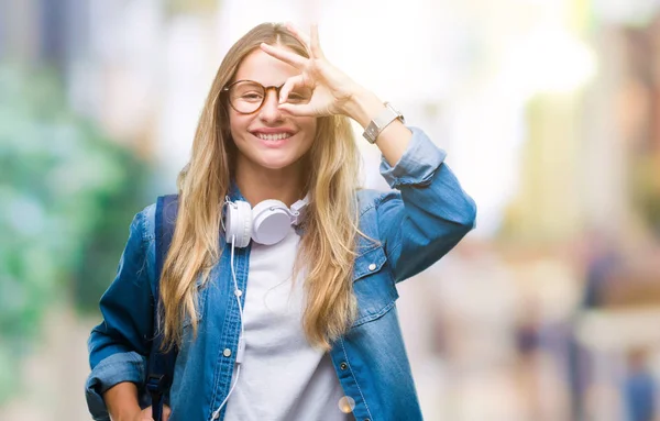 Jonge Mooie Blonde Student Vrouw Dragen Hoofdtelefoons Glazen Geïsoleerde Achtergrond — Stockfoto