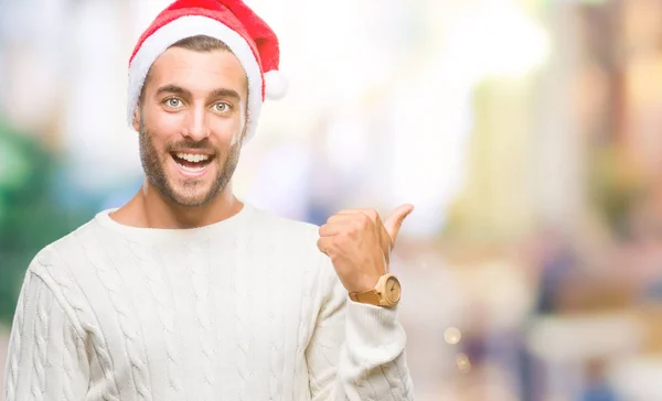 Mladý Pohledný Muž Nosí Santa Claus Klobouk Izolované Pozadí Usmívající — Stock fotografie