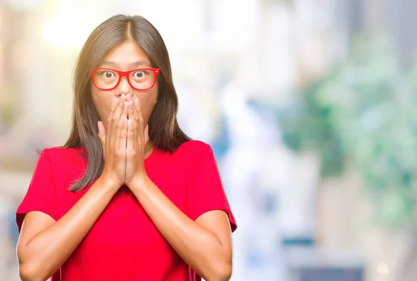 Junge Asiatische Frau Mit Brille Über Isoliertem Hintergrund Schockiert Mund — Stockfoto