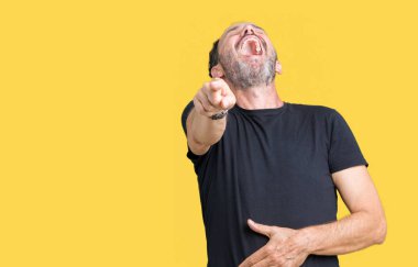 Yakışıklı orta yaş ağarmış komuta sizde izole üzerinde arka plan sizin parmak el kamerasıyla göğüs üzerinde utanç ifadesi işaret eden gülme