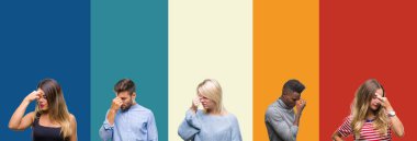 Kolaj grup üzerinde renkli vintage izole arka plan yorgun sürtünme burun ve göz yorgunluğu ve baş ağrısı duygu genç insan. Stres ve hayal kırıklığı kavramı.