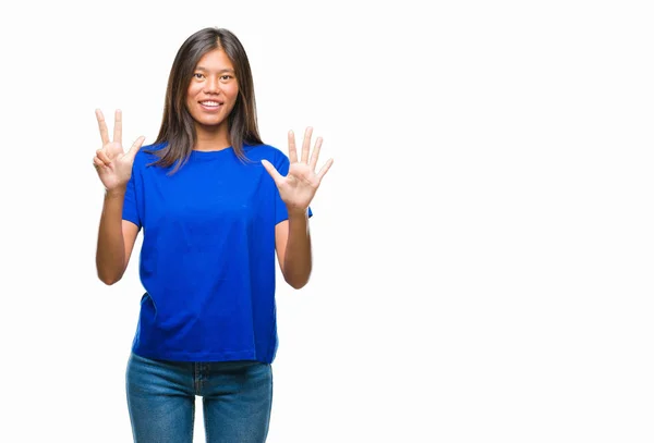 Joven Asiática Mujer Sobre Aislado Fondo Mostrando Apuntando Hacia Arriba — Foto de Stock