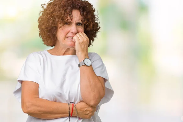 Schöne Seniorin Mittleren Alters Die Weißes Shirt Über Isoliertem Hintergrund — Stockfoto