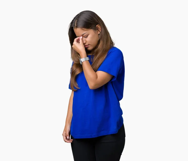 Jonge Mooie Brunette Vrouw Blauw Shirt Dragen Geïsoleerde Achtergrond Moe — Stockfoto