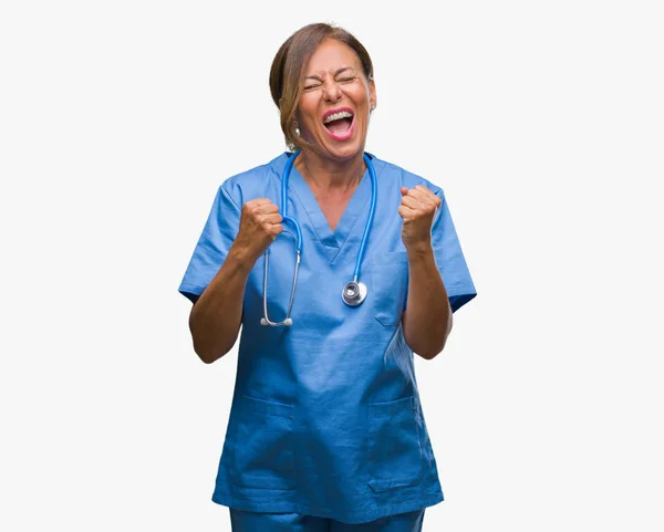 Старша Медсестра Лікаря Середнього Віку Над Ізольованим Тлом Дуже Щасливий — стокове фото