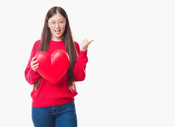 Jonge Chinese Vrouw Dragen Van Afgestudeerde Uniform Rood Hart Wijzen — Stockfoto