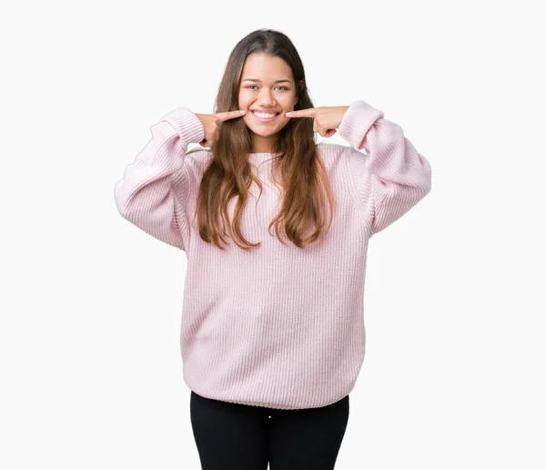 Junge Schöne Brünette Frau Rosa Winterpullover Über Isoliertem Hintergrund Lächelt — Stockfoto