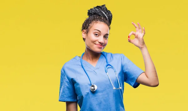 Joven Trenzado Cabello Afroamericano Chica Profesional Cirujano Sobre Fondo Aislado — Foto de Stock