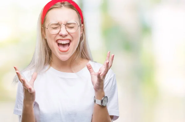 Mladá Blond Žena Nosí Brýle Izolované Pozadí Slaví Mad Crazy — Stock fotografie