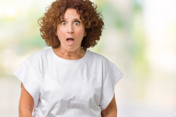 Hermosa Mujer Mediana Edad Ager Vistiendo Camiseta Blanca Sobre Fondo — Foto de Stock