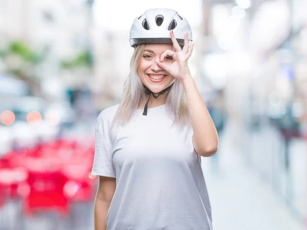 Junge Blonde Frau Mit Fahrradhelm Über Isoliertem Hintergrund Macht Geste — Stockfoto