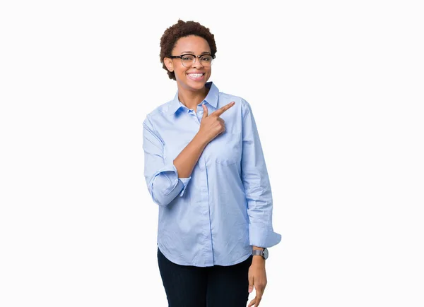 Fiatal Szép Afro Amerikai Üzletasszony Felett Vidám Mosollyal Arcát Mutatva — Stock Fotó