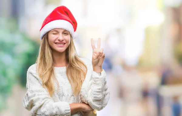 Unga Vackra Blonda Kvinnan Bär Jul Hatt Över Isolerade Bakgrund — Stockfoto